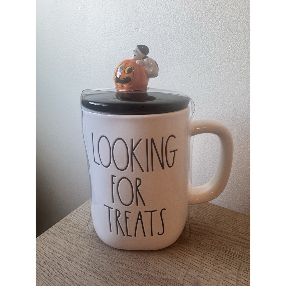 Rae Dunn‎ Snoopy Halloween Looking For Treats Mug With Topper Brand New